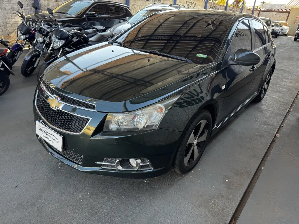 CHEVROLET Cruze Hatch - Foto
