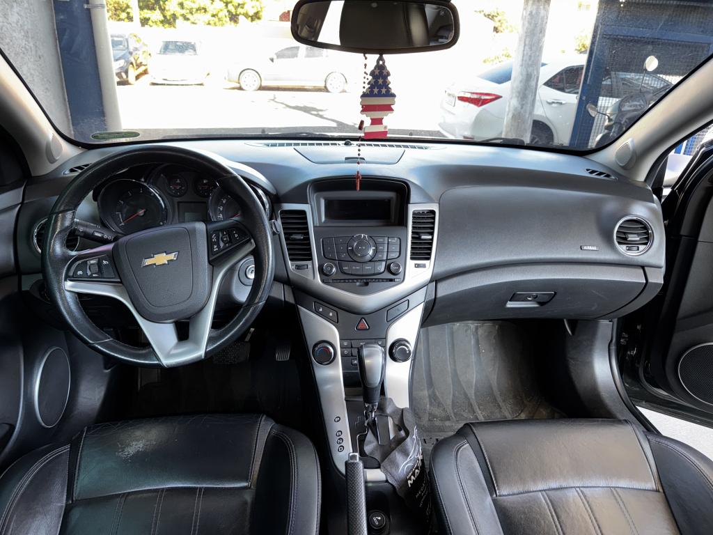 CHEVROLET Cruze Hatch - Foto