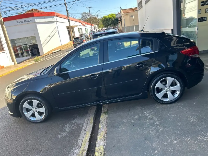 CHEVROLET Cruze Hatch - Foto