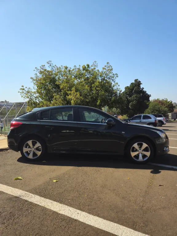 CHEVROLET Cruze Hatch - Foto