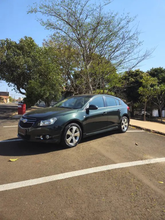 CHEVROLET Cruze Hatch - Foto