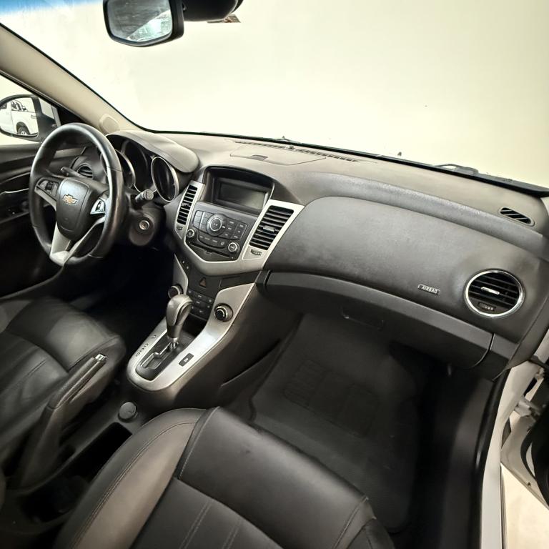 CHEVROLET Cruze Hatch - Foto