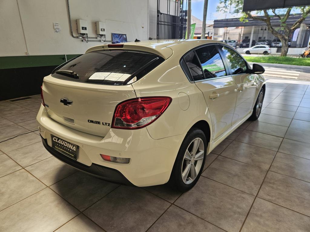 CHEVROLET Cruze Hatch - Foto