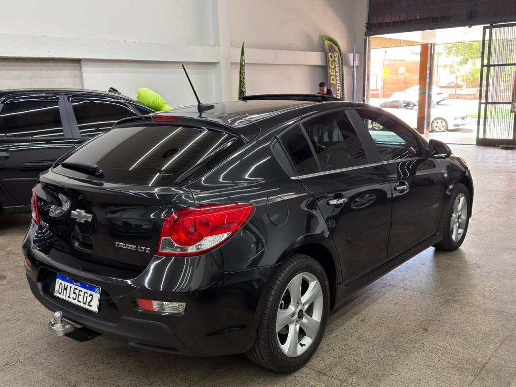 CHEVROLET Cruze Hatch - Foto