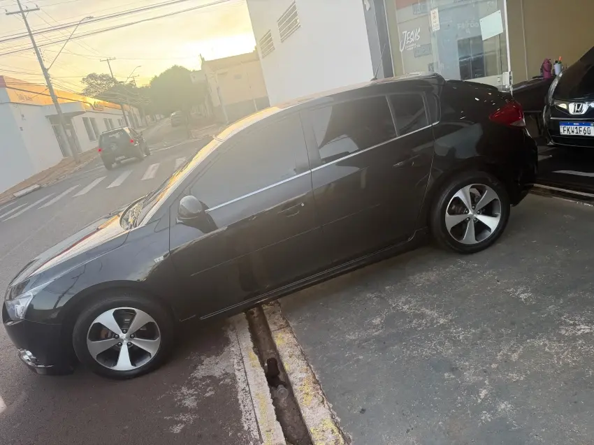 CHEVROLET Cruze Hatch - Foto
