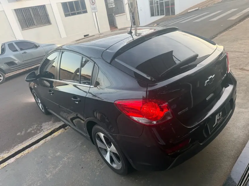 CHEVROLET Cruze Hatch - Foto