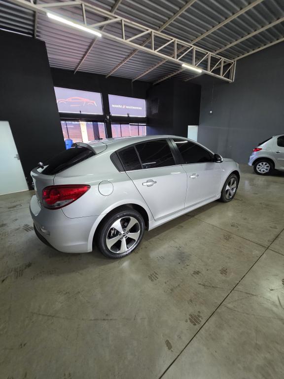 CHEVROLET Cruze Hatch - Foto