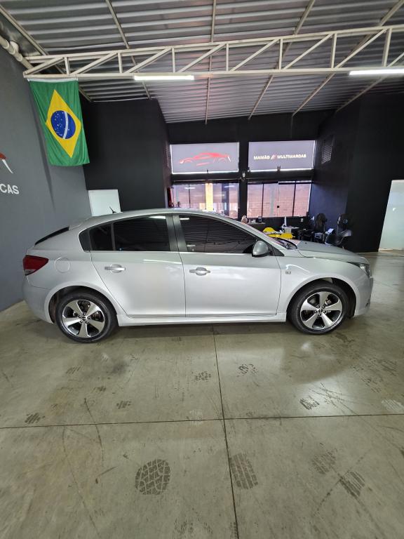 CHEVROLET Cruze Hatch - Foto