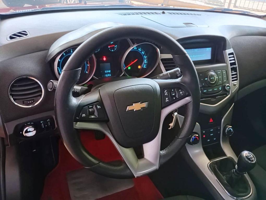 CHEVROLET Cruze Hatch - Foto