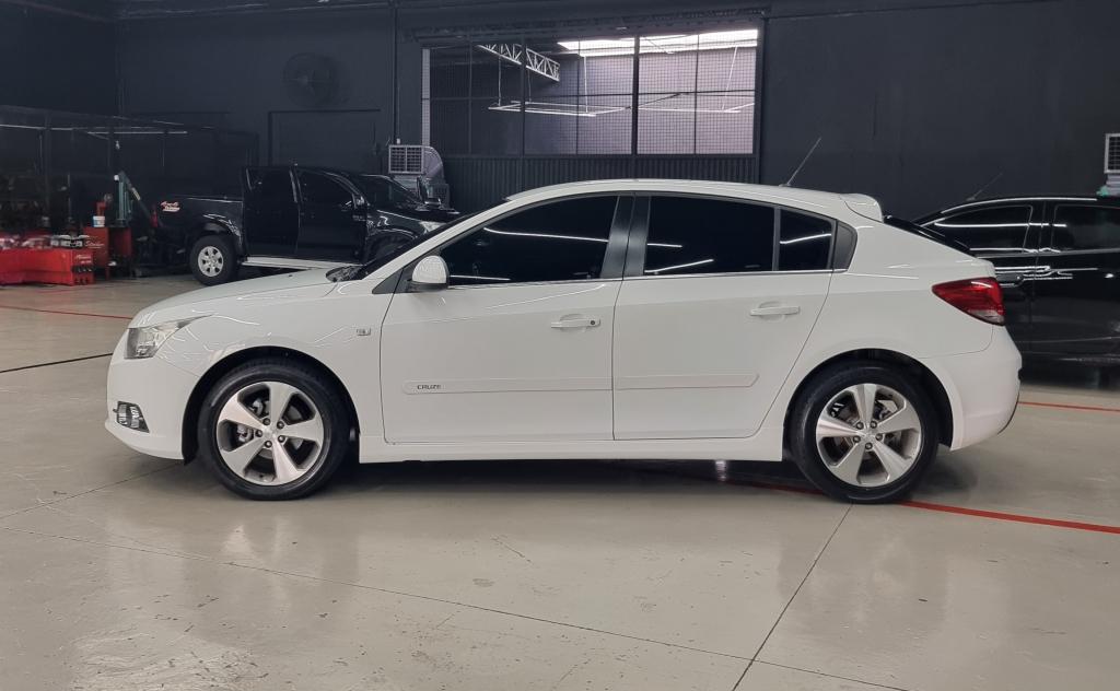 CHEVROLET Cruze Hatch - Foto