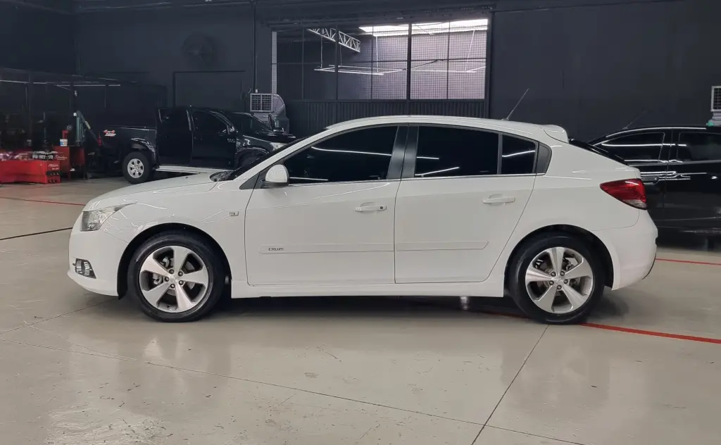 CHEVROLET Cruze Hatch - Foto
