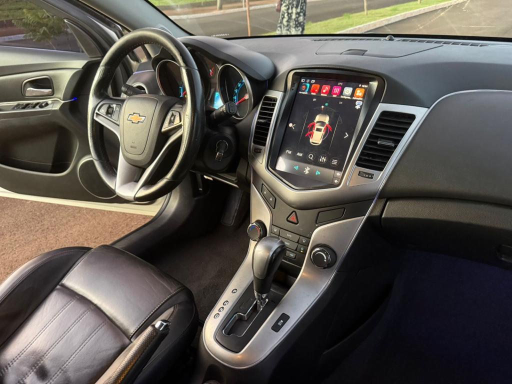 CHEVROLET Cruze Hatch - Foto