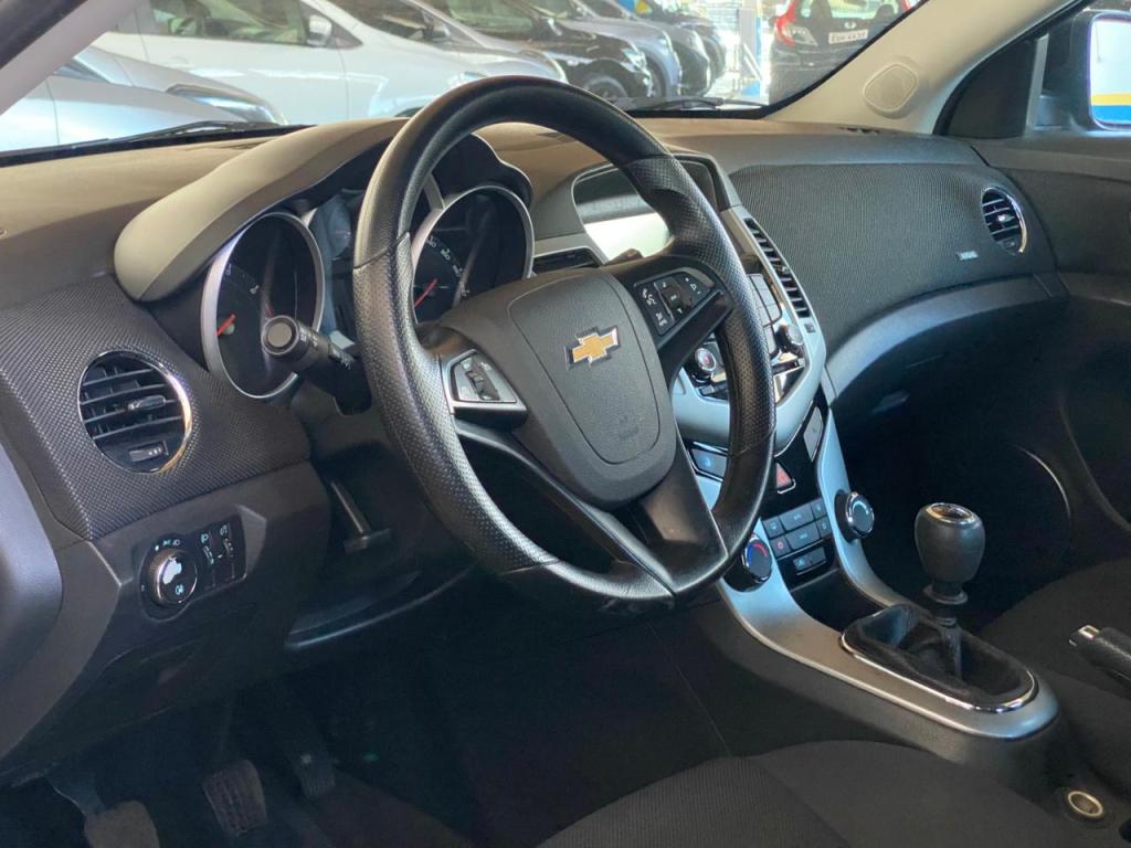 CHEVROLET Cruze Hatch - Foto