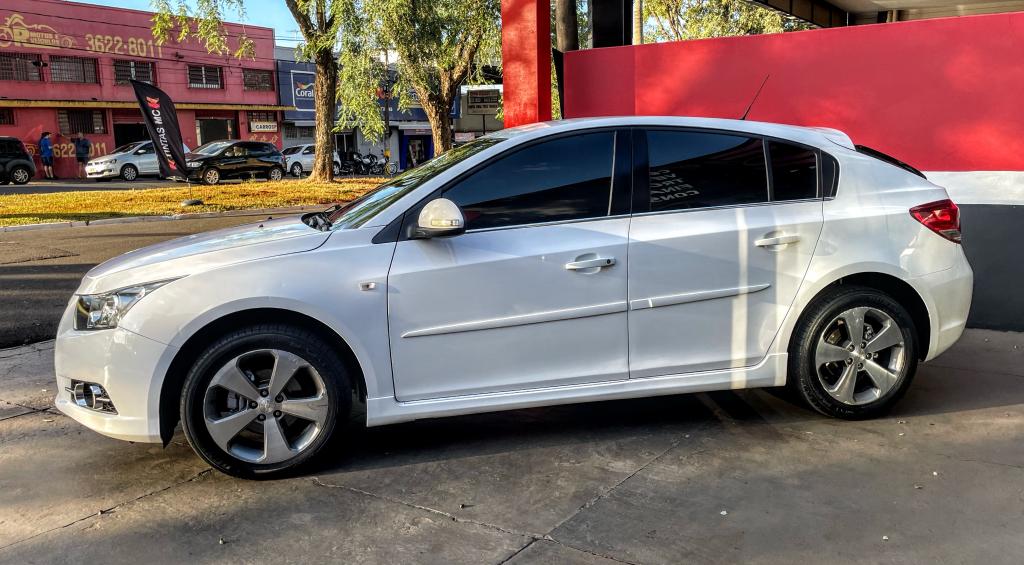 CHEVROLET Cruze Hatch - Foto