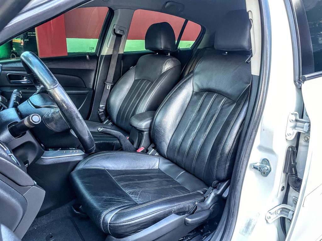 CHEVROLET Cruze Hatch - Foto