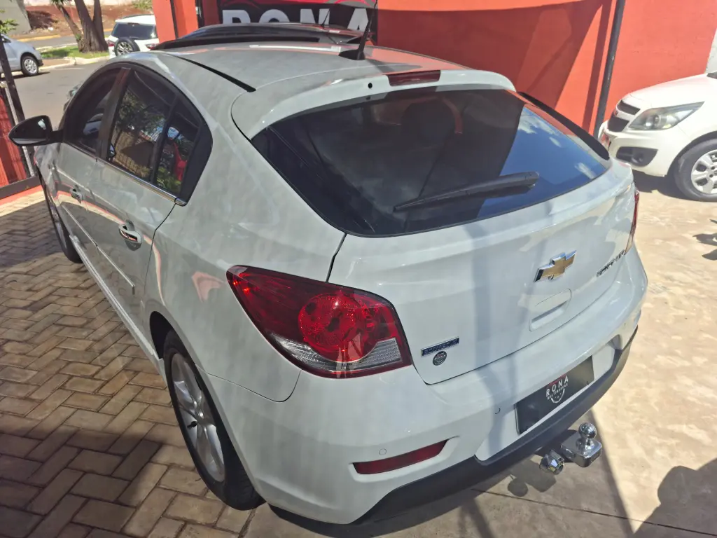 CHEVROLET Cruze Hatch - Foto