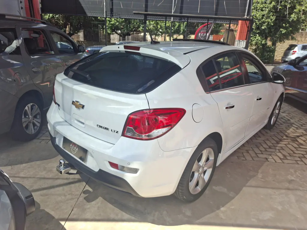 CHEVROLET Cruze Hatch - Foto