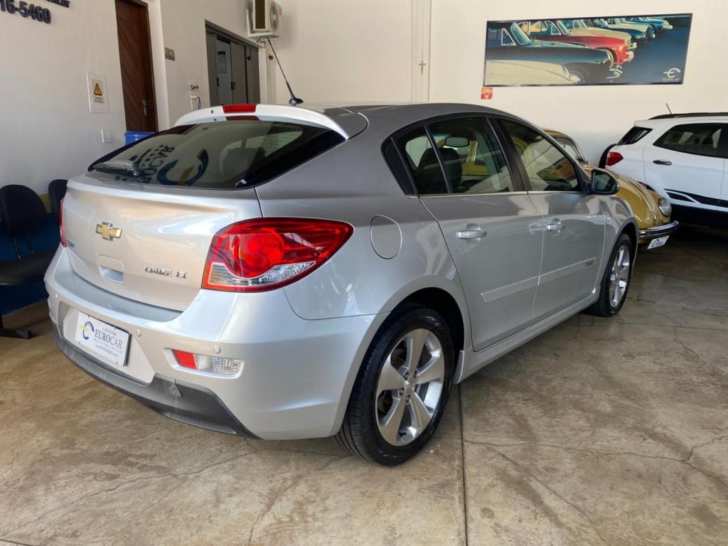 CHEVROLET Cruze Hatch - Foto