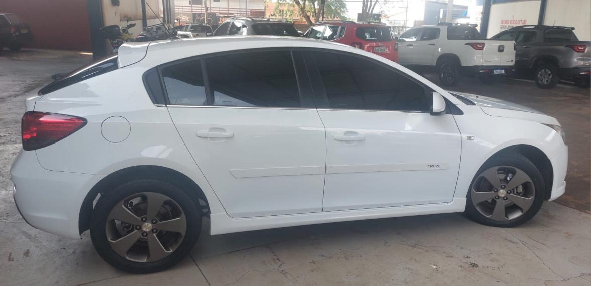 CHEVROLET Cruze Hatch - Foto