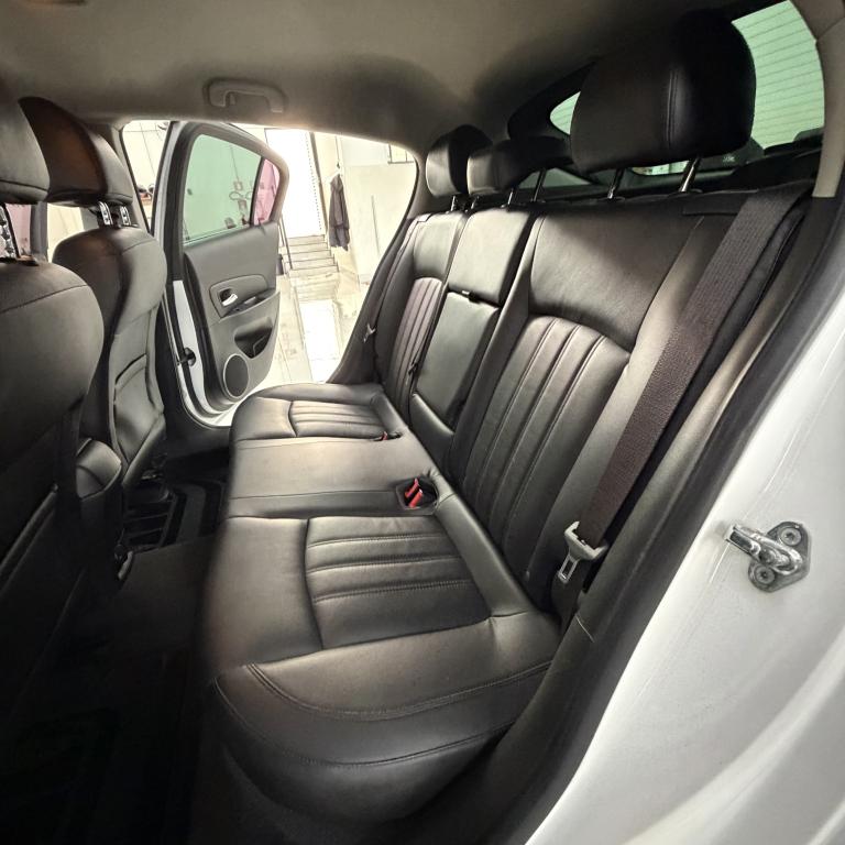 CHEVROLET Cruze Hatch - Foto