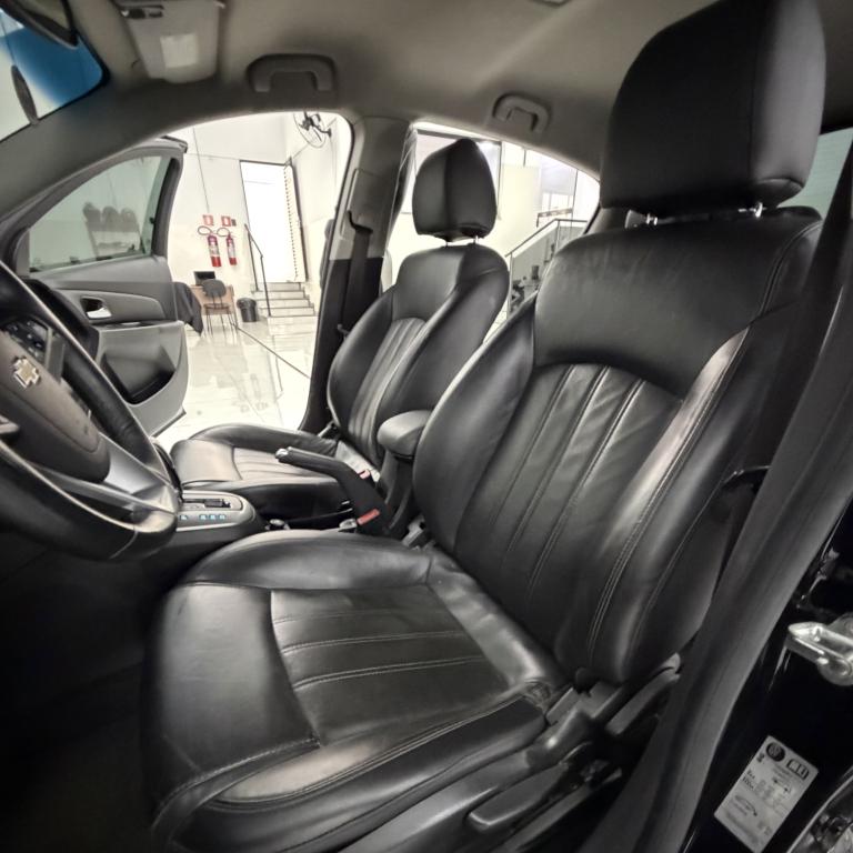 CHEVROLET Cruze Hatch - Foto