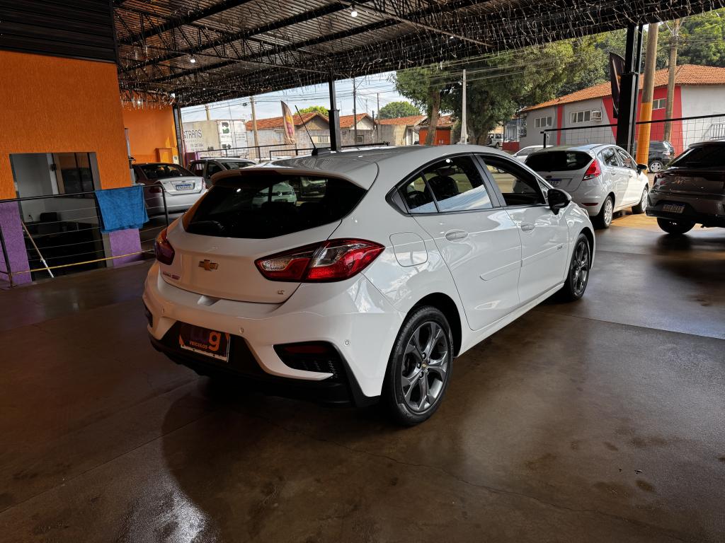 CHEVROLET Cruze Hatch - Foto
