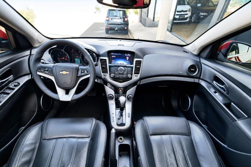 CHEVROLET Cruze Hatch - Foto
