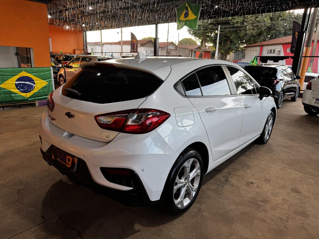 CHEVROLET Cruze Hatch - Foto