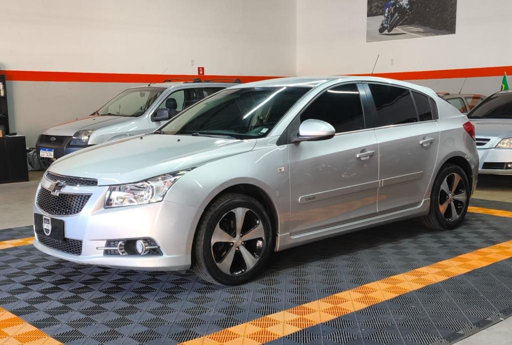 CHEVROLET Cruze Hatch - Foto
