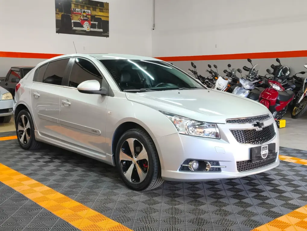 CHEVROLET Cruze Hatch - Foto