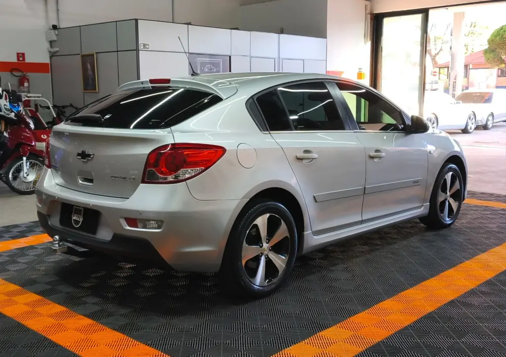 CHEVROLET Cruze Hatch - Foto