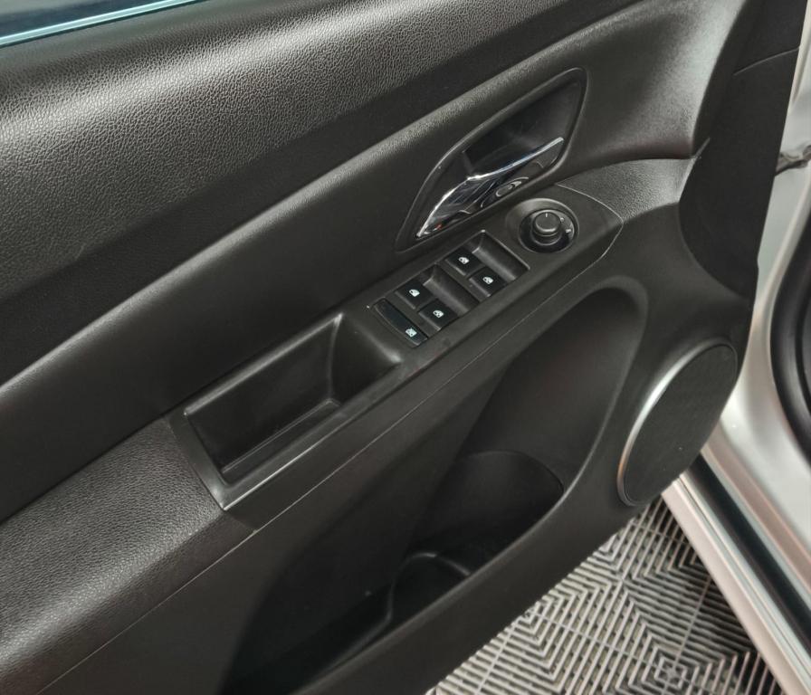CHEVROLET Cruze Hatch - Foto