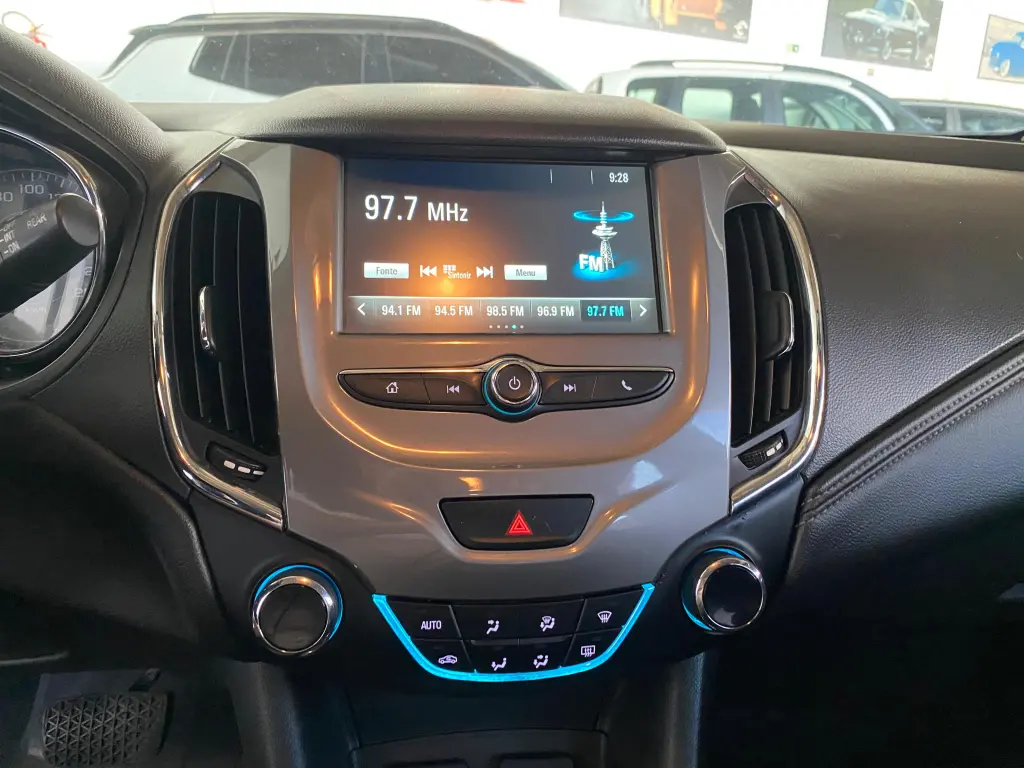CHEVROLET Cruze Hatch - Foto