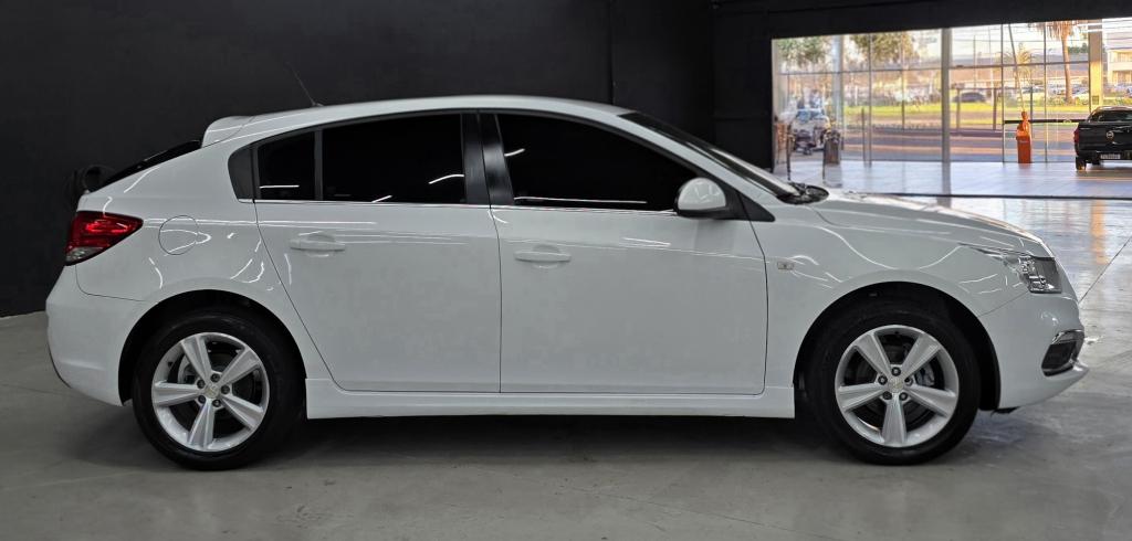 CHEVROLET Cruze Hatch - Foto