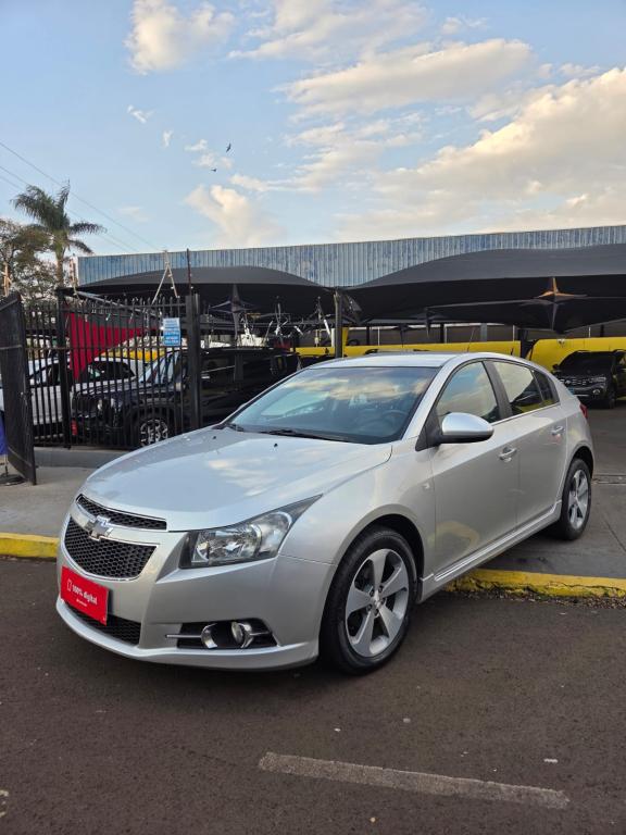 CHEVROLET Cruze Hatch - Foto