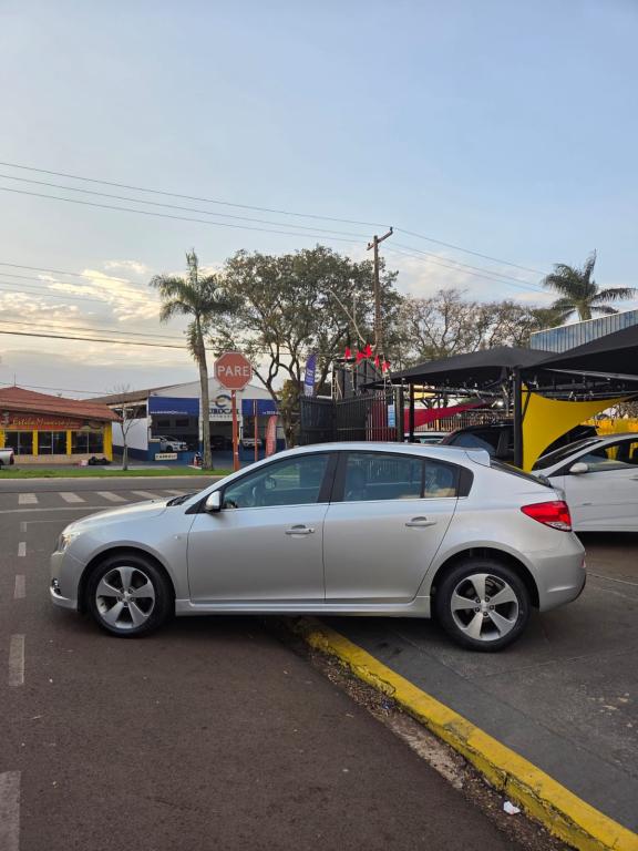 CHEVROLET Cruze Hatch - Foto