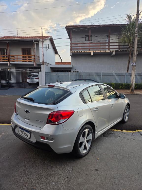 CHEVROLET Cruze Hatch - Foto