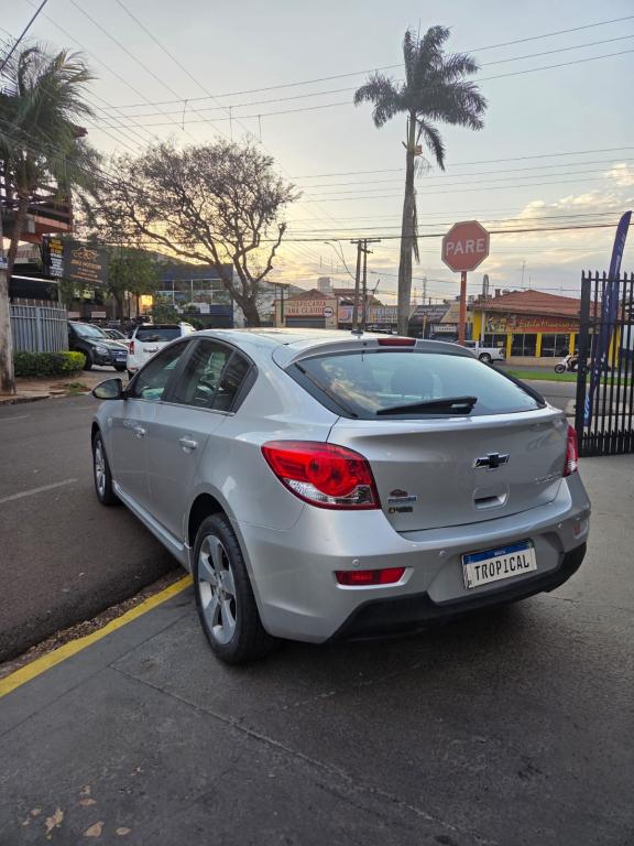 CHEVROLET Cruze Hatch - Foto