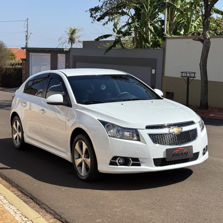 CHEVROLET Cruze Hatch - Foto