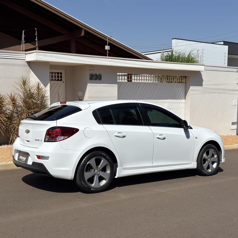 CHEVROLET Cruze Hatch - Foto