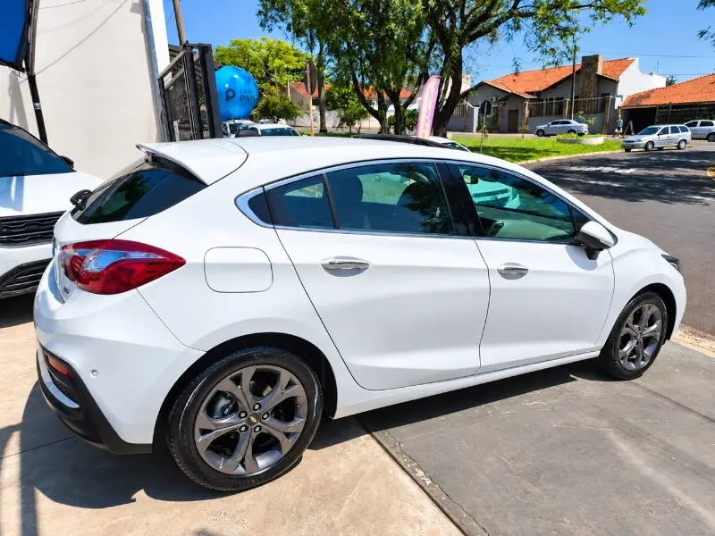 CHEVROLET Cruze Hatch - Foto