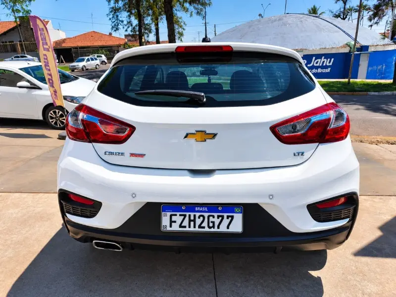 CHEVROLET Cruze Hatch - Foto