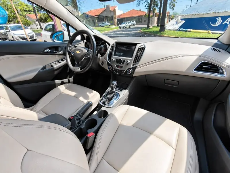 CHEVROLET Cruze Hatch - Foto