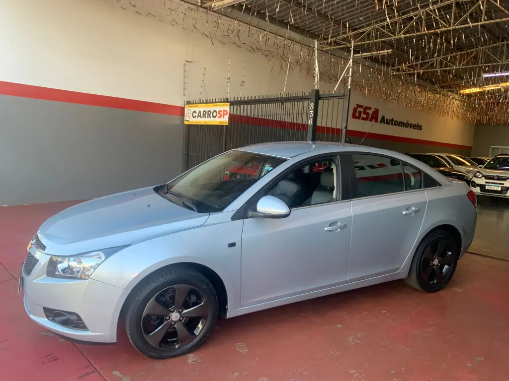 CHEVROLET Cruze Sedan - Foto