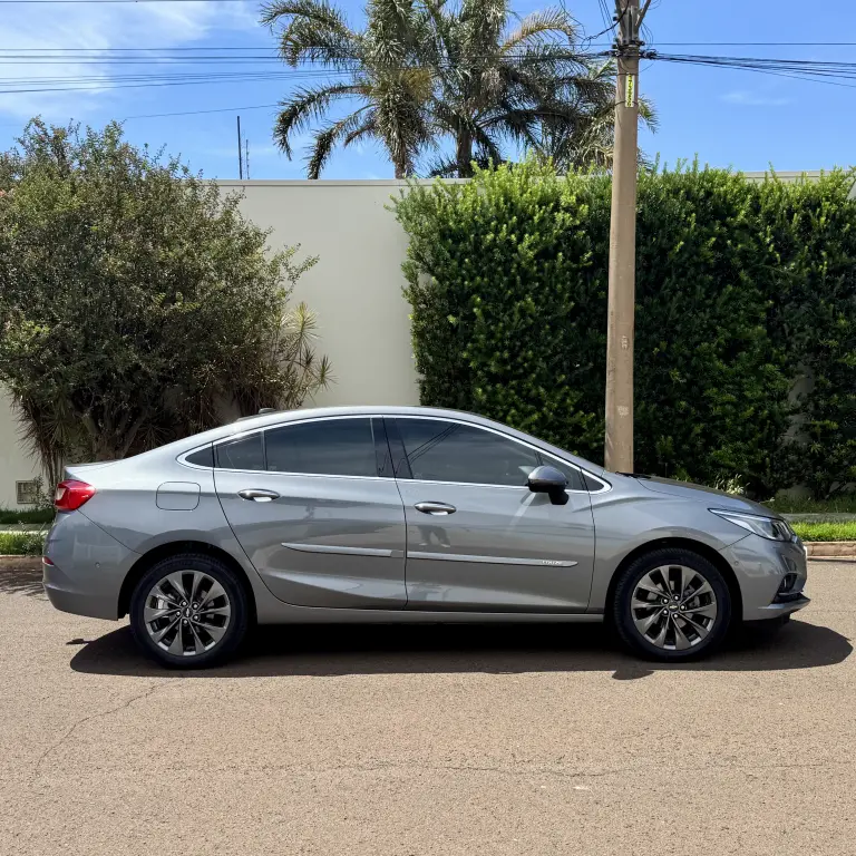 CHEVROLET Cruze Sedan - Foto