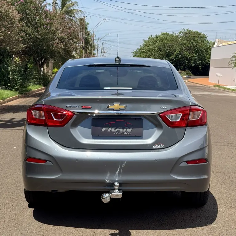 CHEVROLET Cruze Sedan - Foto