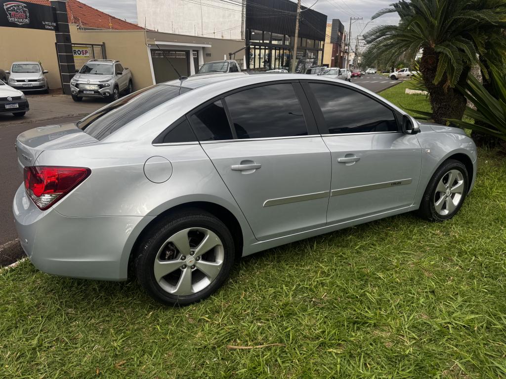CHEVROLET Cruze Sedan - Foto