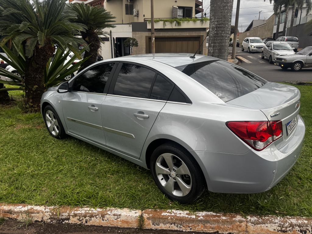 CHEVROLET Cruze Sedan - Foto