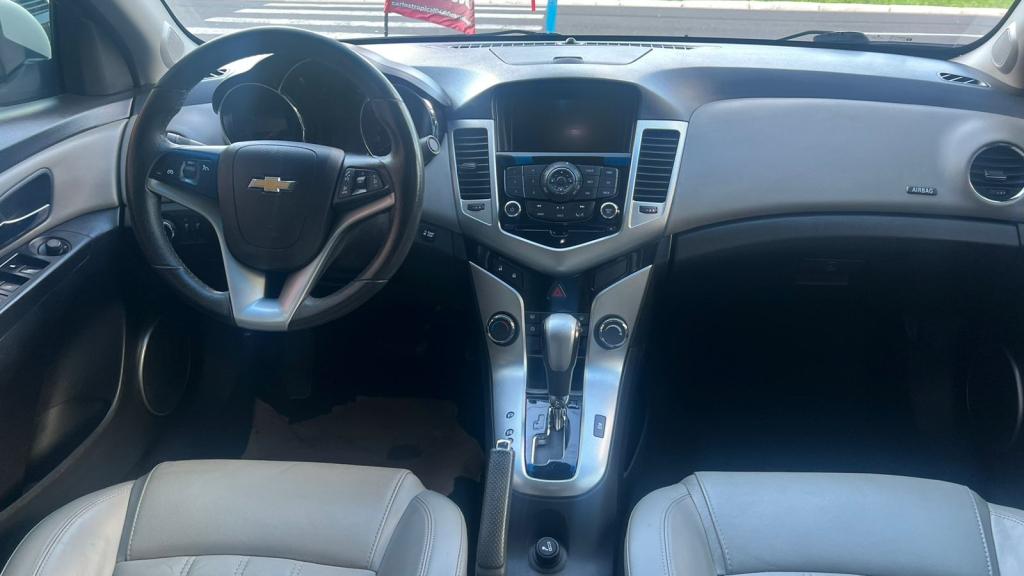 CHEVROLET Cruze Sedan - Foto