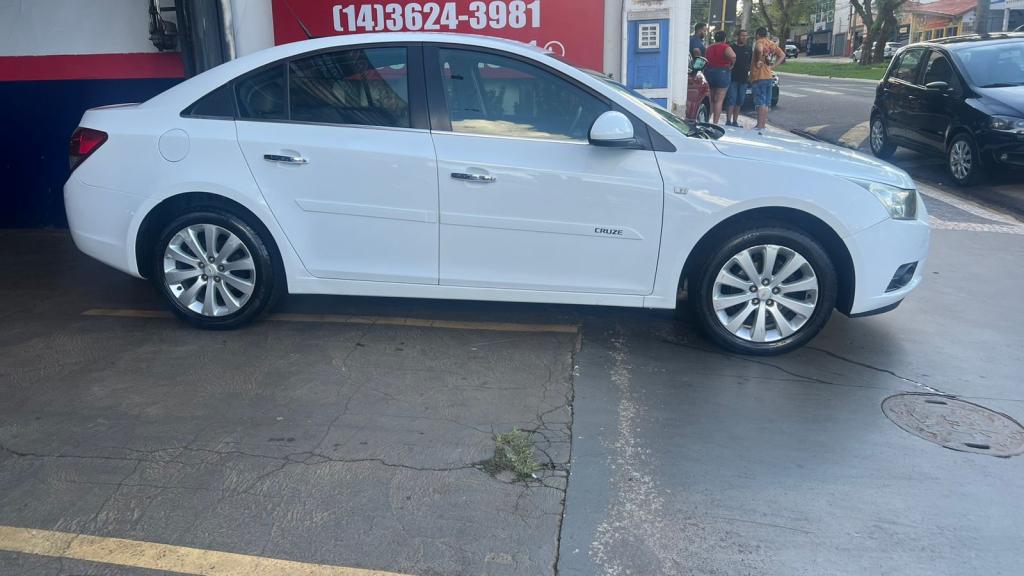 CHEVROLET Cruze Sedan - Foto